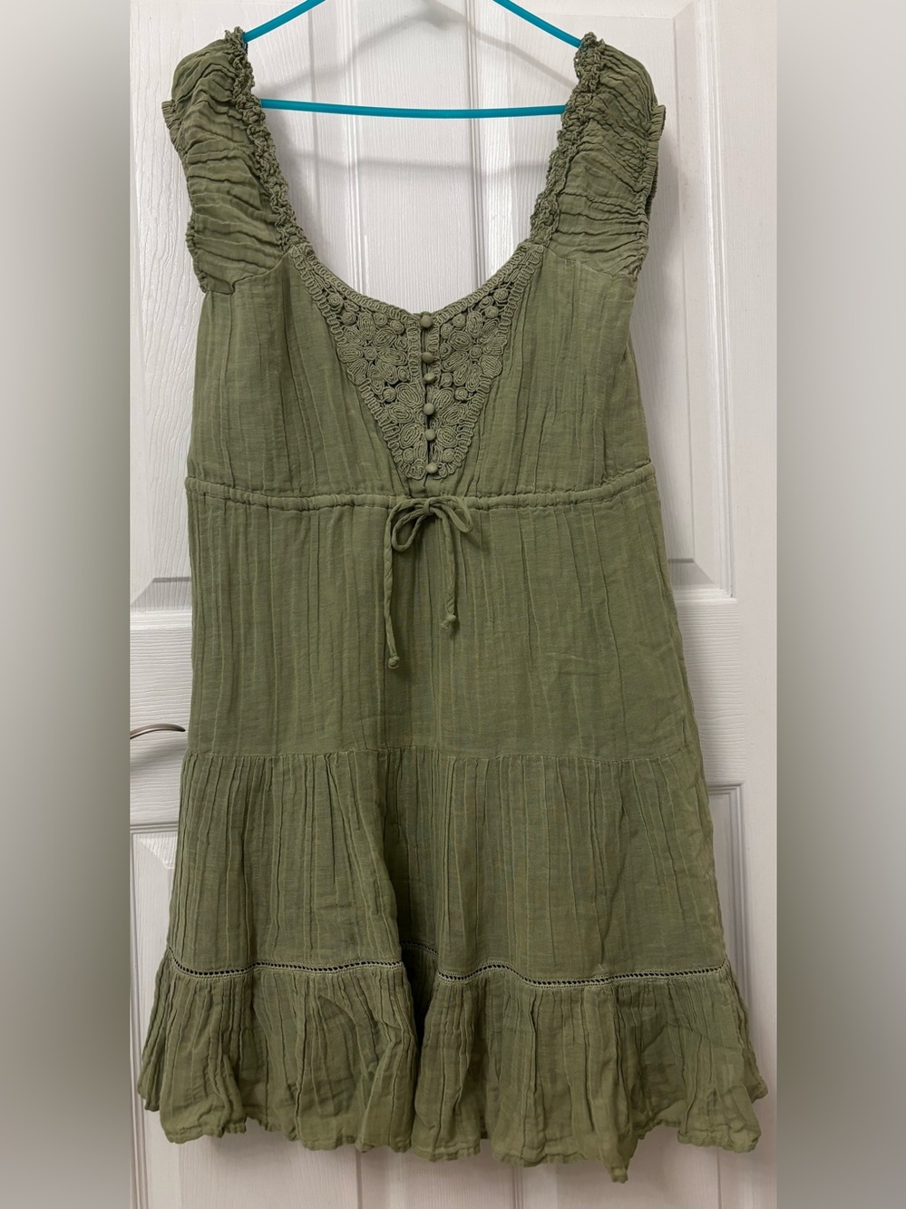 Guess-Sage Green-NWT-71% Rayon/Cotton Blend-Cap Sleeves-Mini Summer Dress-Medium
